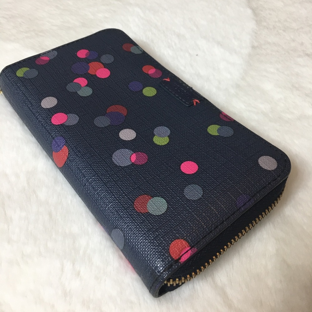 Fossil zip around wallet